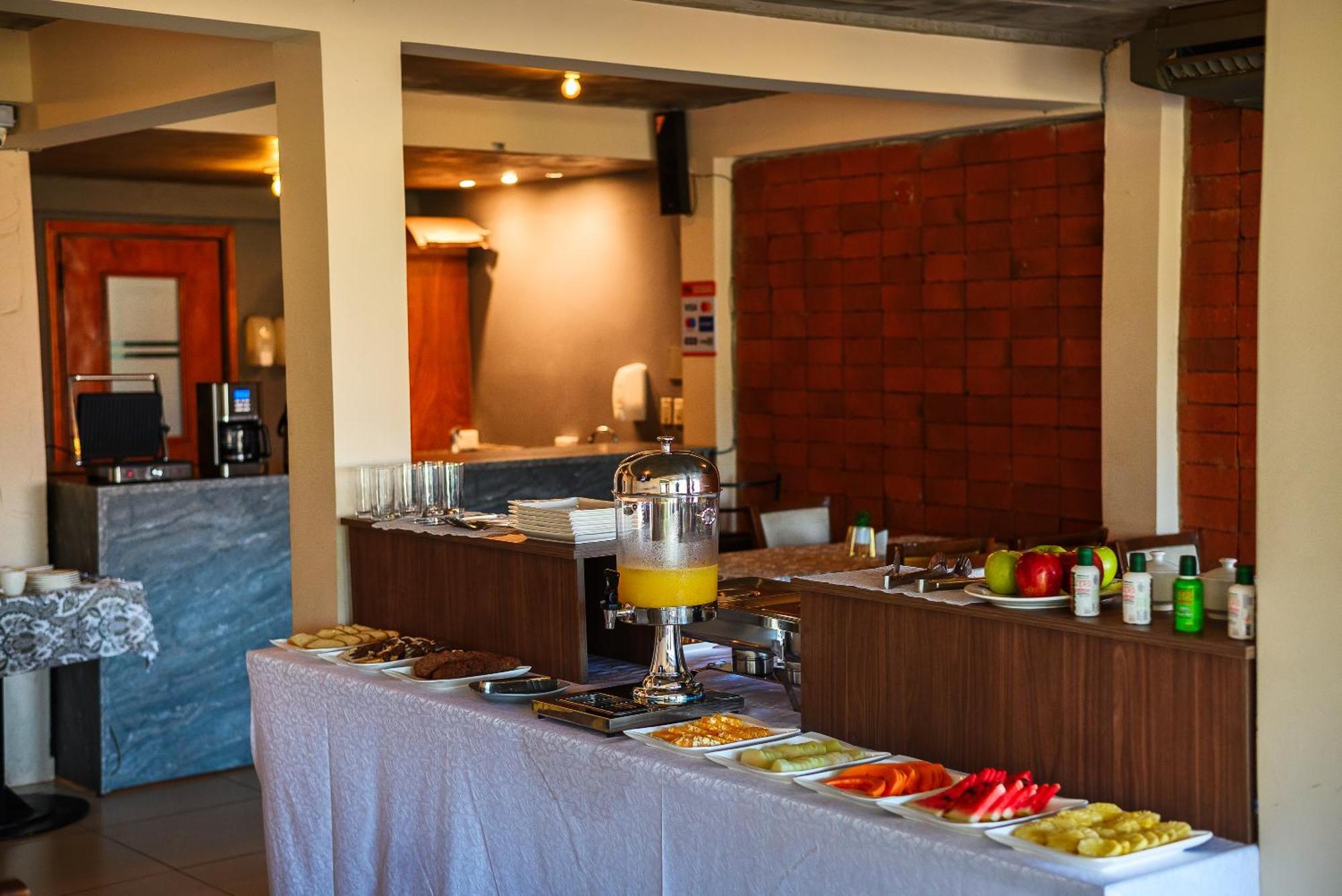 Hotel Renty Beach Encarnación Екстериор снимка
